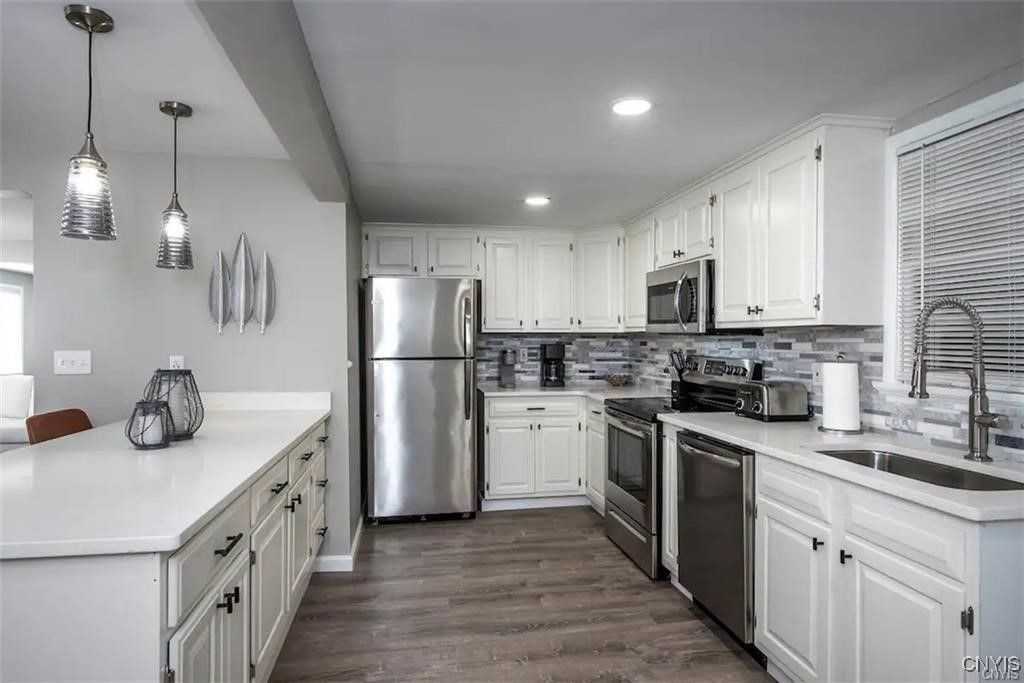 1004 Main St - Photo 6 of 33