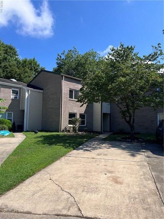 5381 Palmyra Ct - Photo 3 of 32