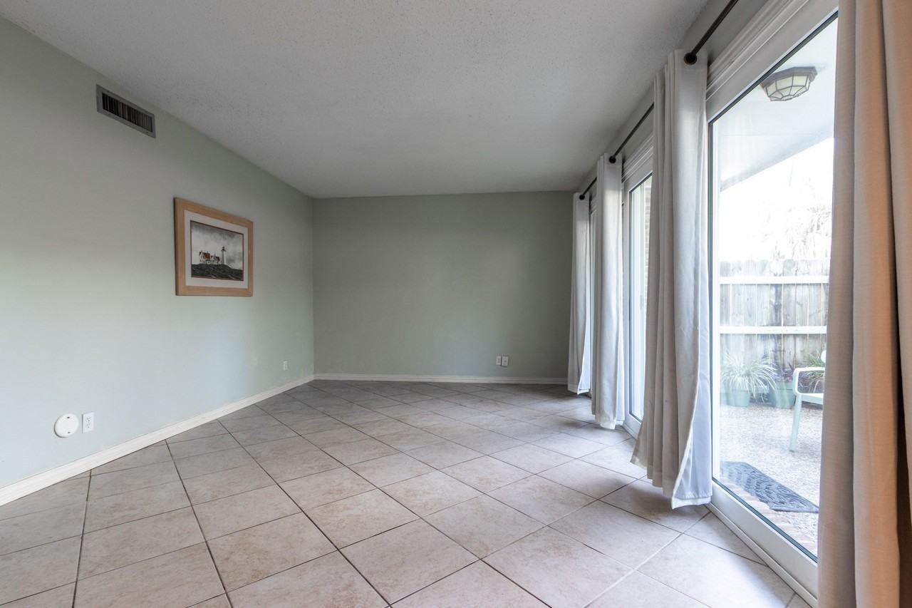 1726 Broadway St - Photo 6 of 28