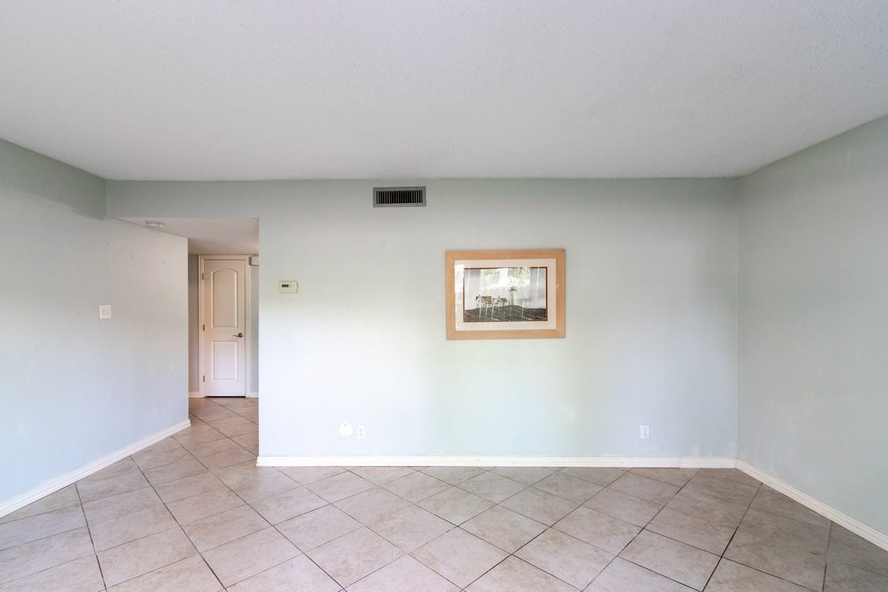 1726 Broadway St - Photo 7 of 28