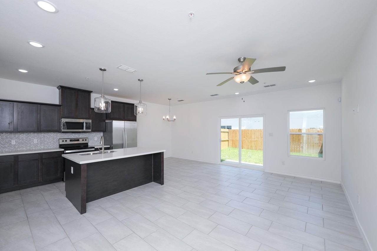 9921 Bijan Dr - Photo 4 of 29