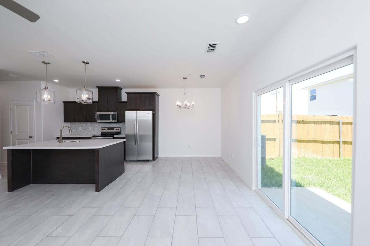 9921 Bijan Dr - Photo 7 of 29