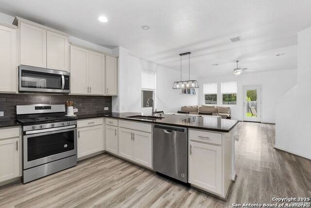 8808 Straight Oaks - Photo 5 of 28