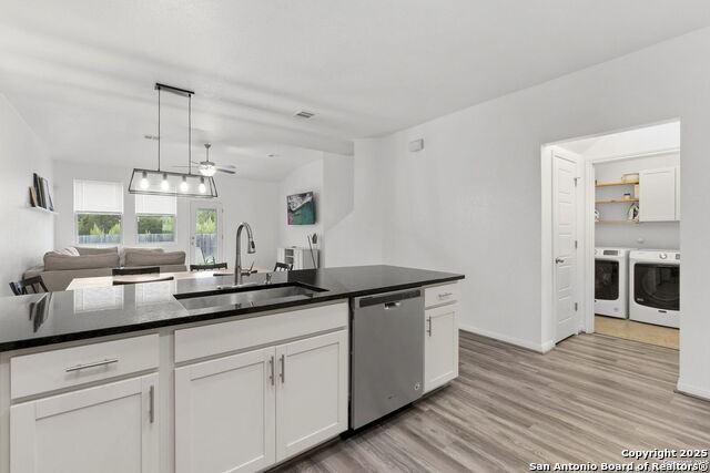 8808 Straight Oaks - Photo 7 of 28