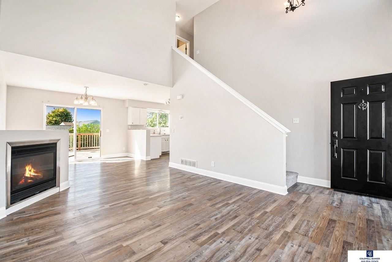 8112 N 153rd St - Photo 2 of 15