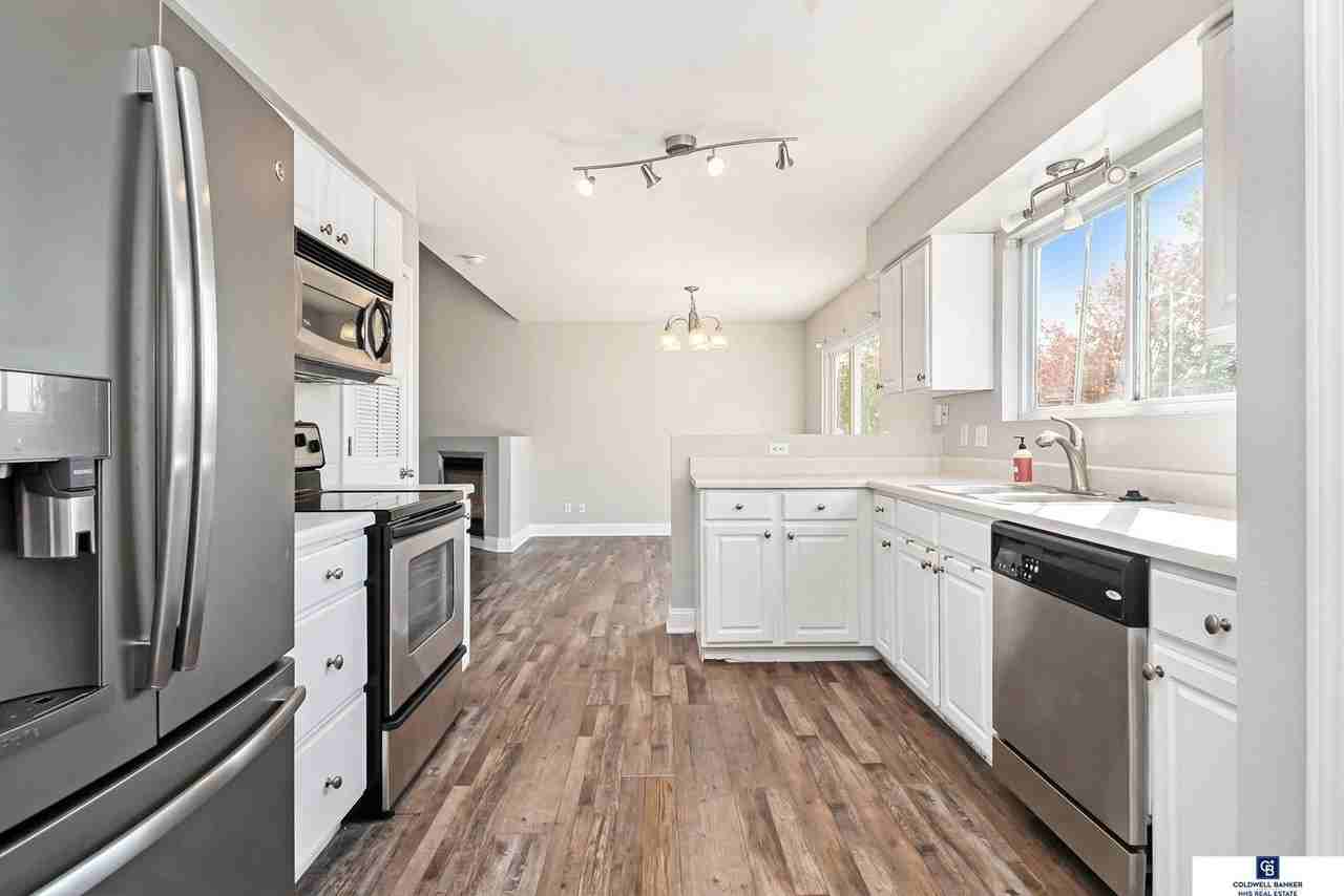 8112 N 153rd St - Photo 6 of 15