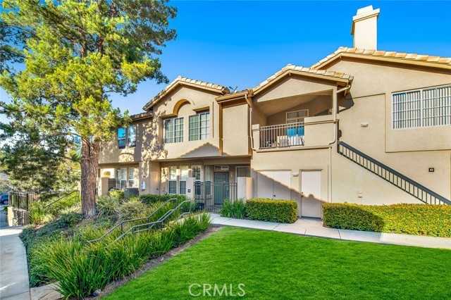 44 Waxwing Ln - Photo 2 of 38