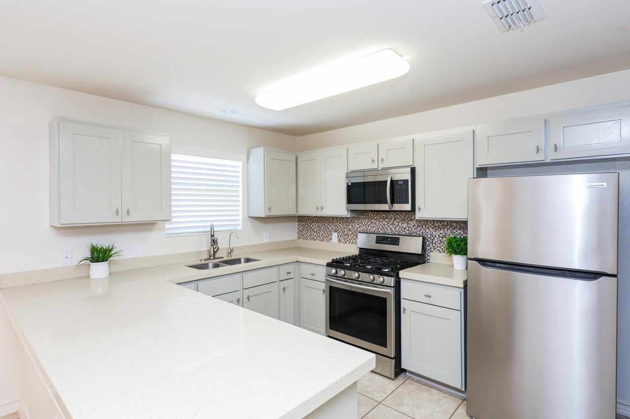 9813 Sandhill - Photo 5 of 28