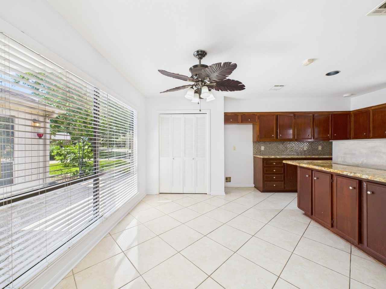 12103 Ella Lee Ln - Photo 7 of 33