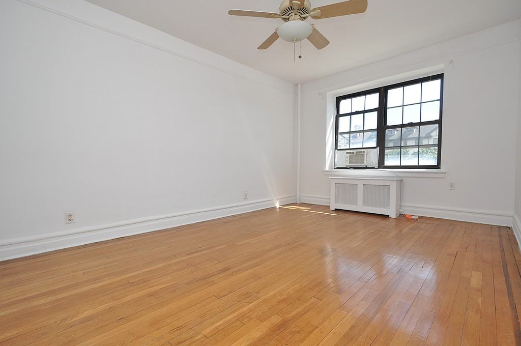 105 Garth Rd - Photo 3 of 30