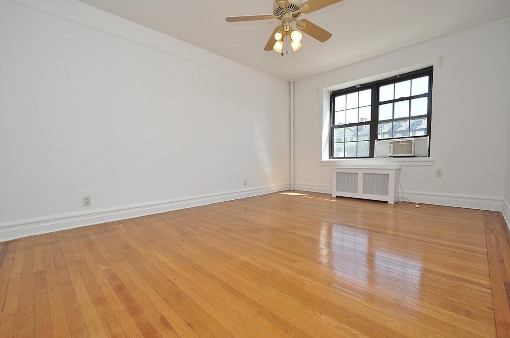 105 Garth Rd - Photo 4 of 30