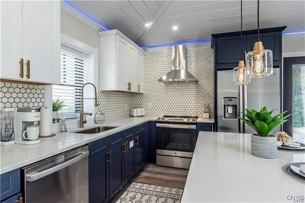 1014 Main St - Photo 5 of 32