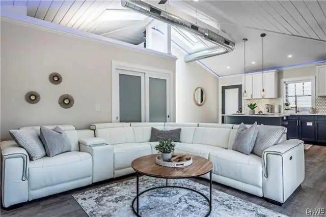 1014 Main St - Photo 6 of 32