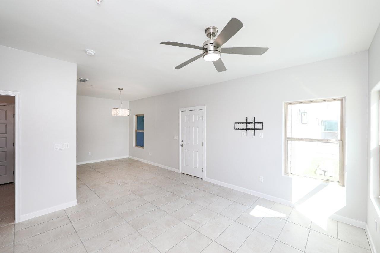 7126 Rosson Lane - Photo 4 of 11