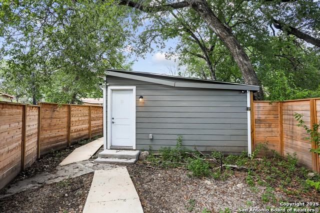 127 Loy Drive - Photo 3 of 12