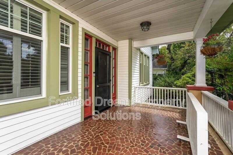 103 S Sunset Dr - Photo 2 of 20