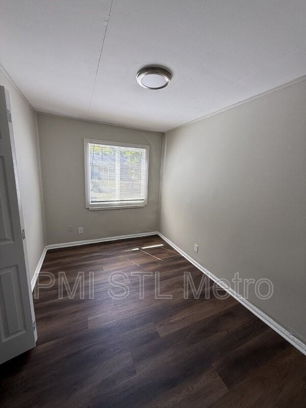 5319 Elsie Ave - Photo 6 of 9