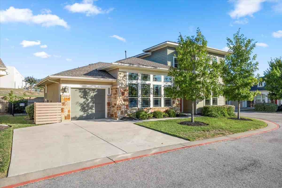 710 Arrow Point Drive - Photo 2 of 15