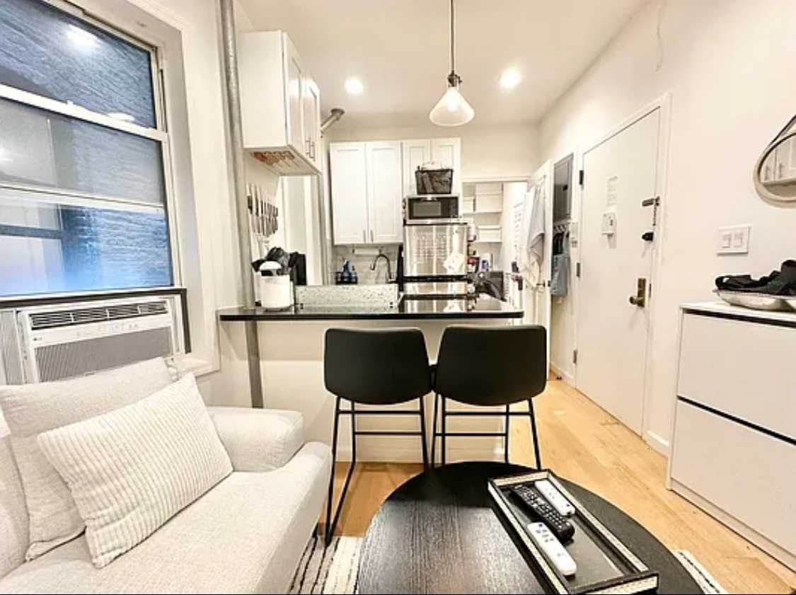 110 9Th Ave - Photo 3 of 14