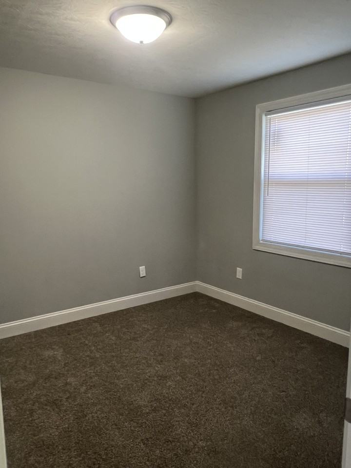 617 E Sycamore St #617 - Photo 2 of 14