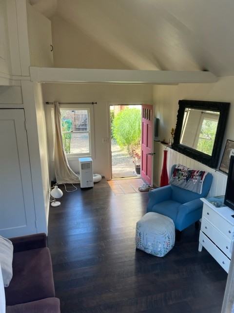 3866 Center Ave - Photo 3 of 11