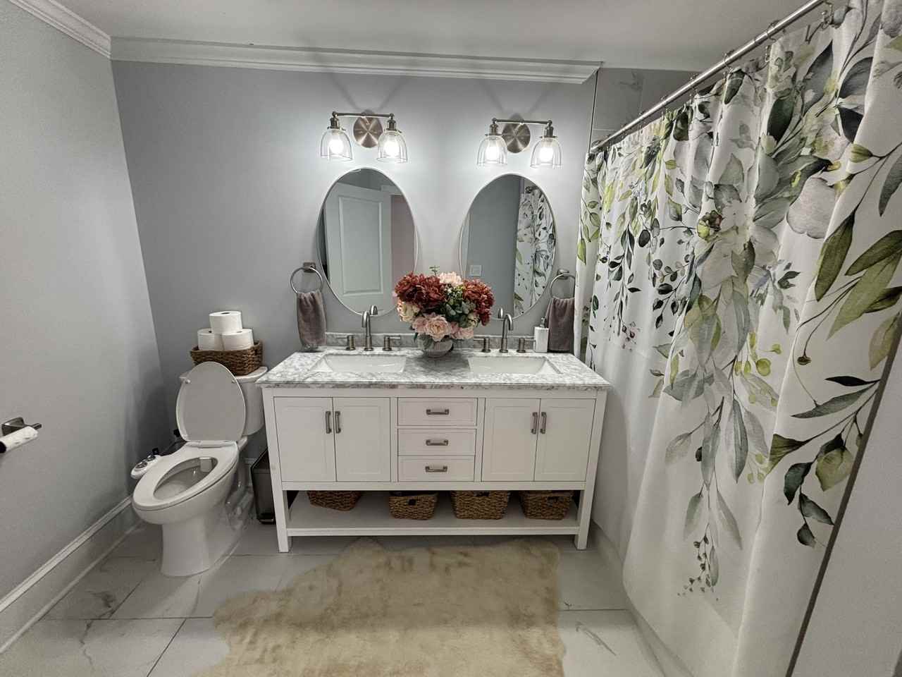 204 E 7th St #204 - Photo 3 of 18
