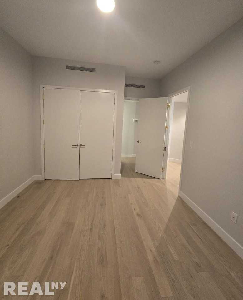 Broome St #4F - Photo 5 of 12