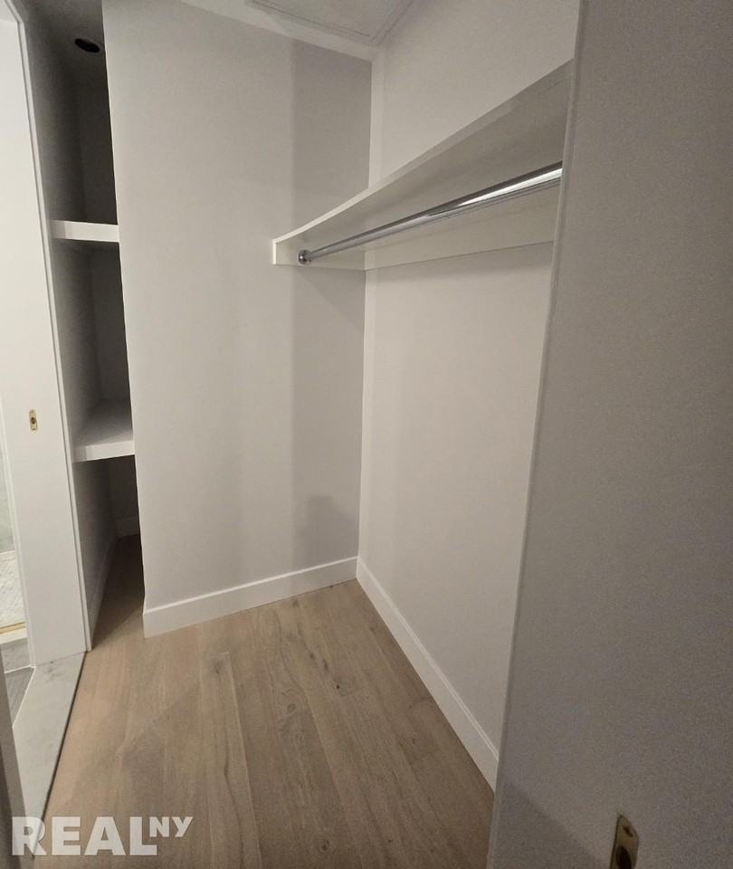 Broome St #4F - Photo 7 of 12