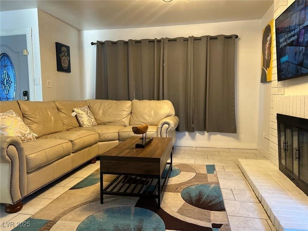 5415 Oxbow St - Photo 3 of 20