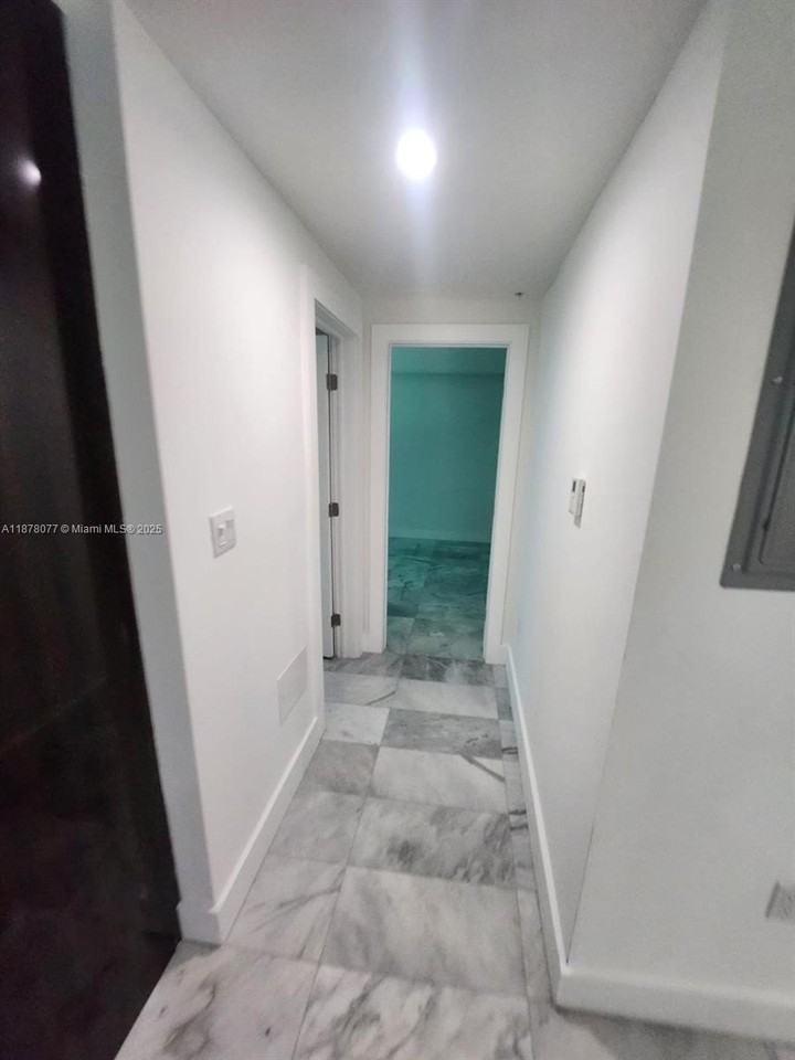 1560 Drexel Ave #207 - Photo 6 of 12