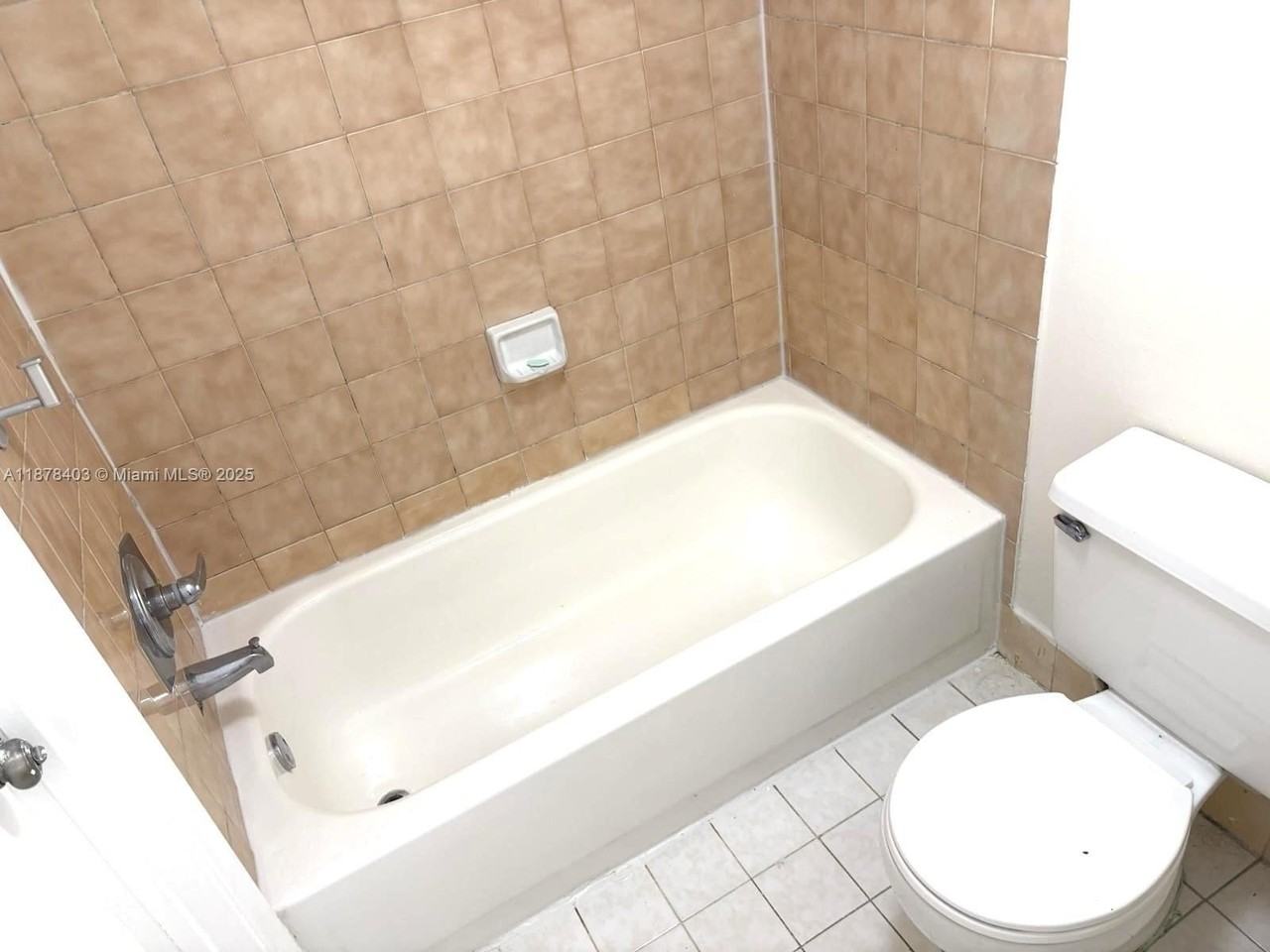 566 Nw 114th Ave #203 - Photo 6 of 10