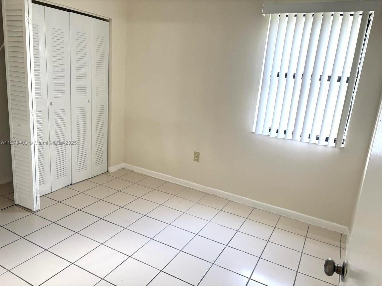 566 Nw 114th Ave #203 - Photo 7 of 10