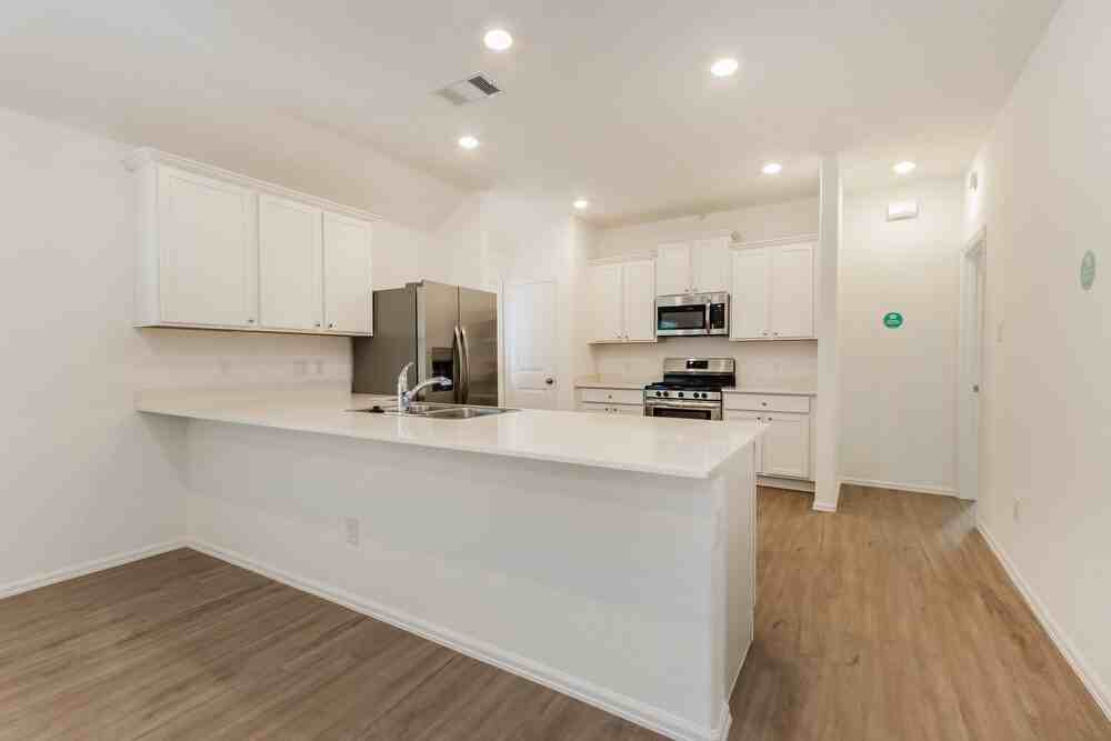 1731 Sahara Dr - Photo 6 of 16