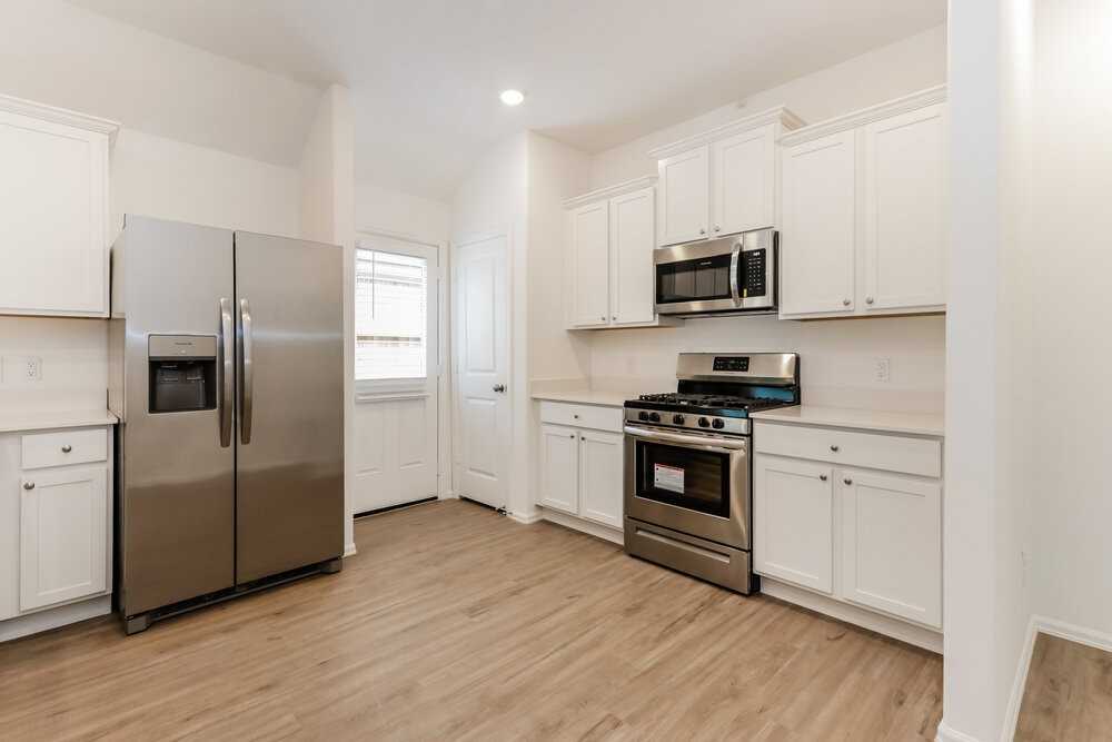 1731 Sahara Dr - Photo 7 of 16