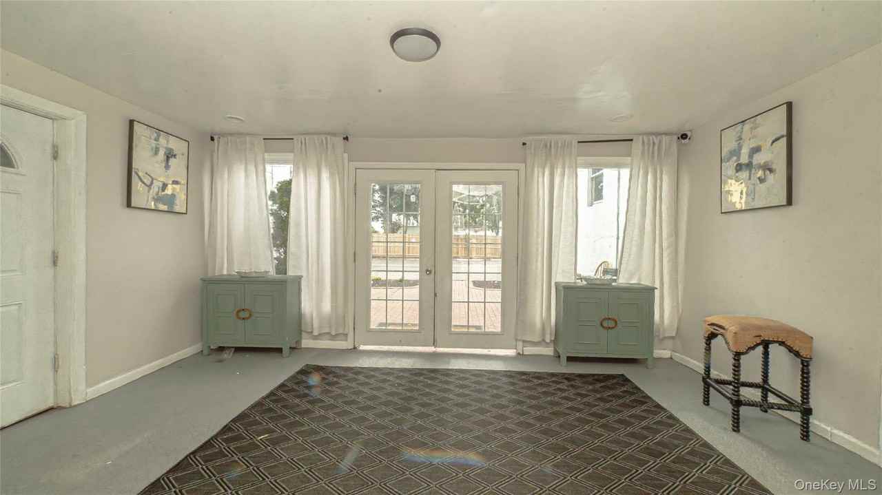 20 Bay Shore Ave #1 - Photo 4 of 10