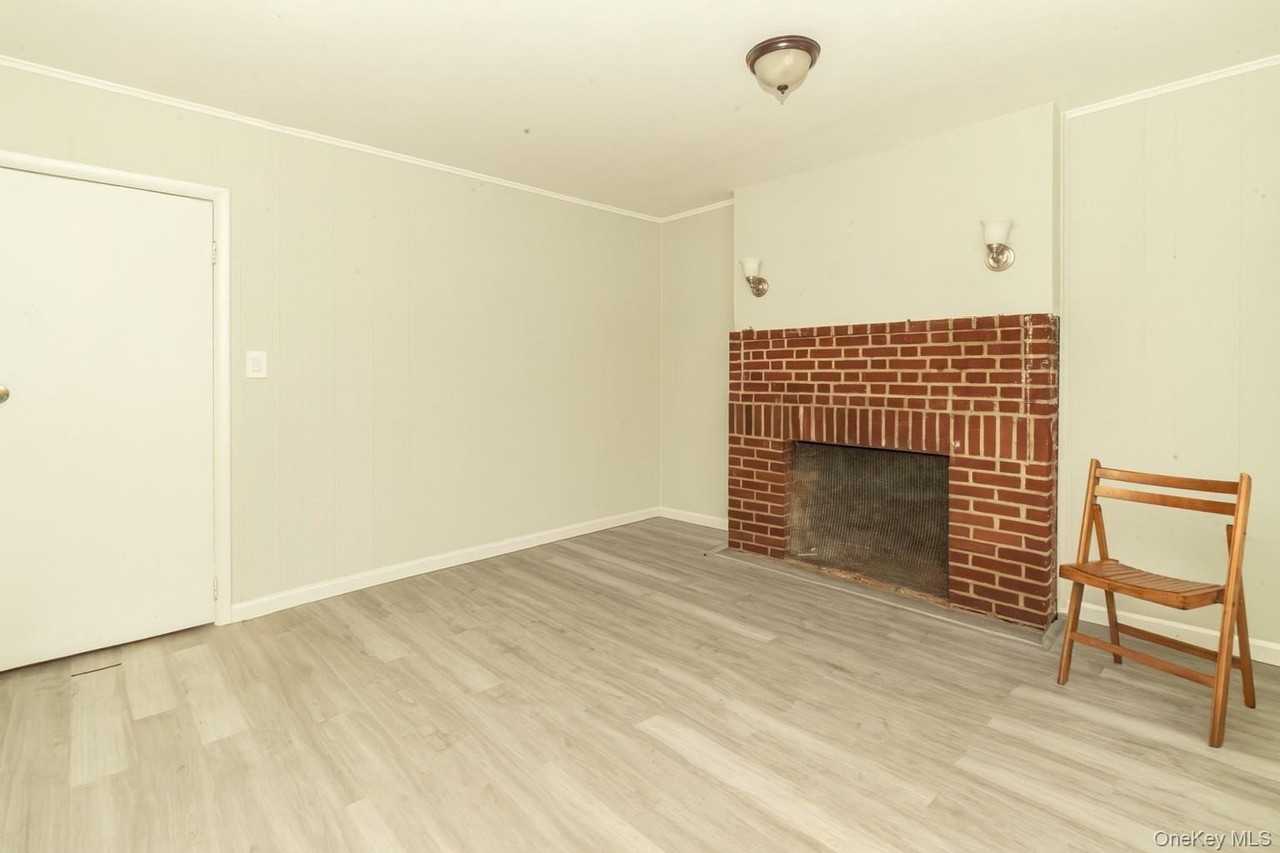 20 Bay Shore Ave #1 - Photo 5 of 10