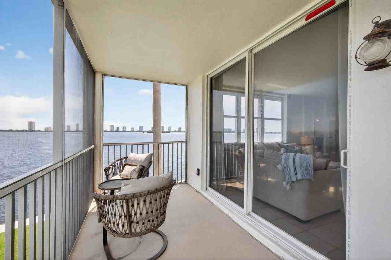 100 Paradise Harbour Blvd #204 - Photo 4 of 45