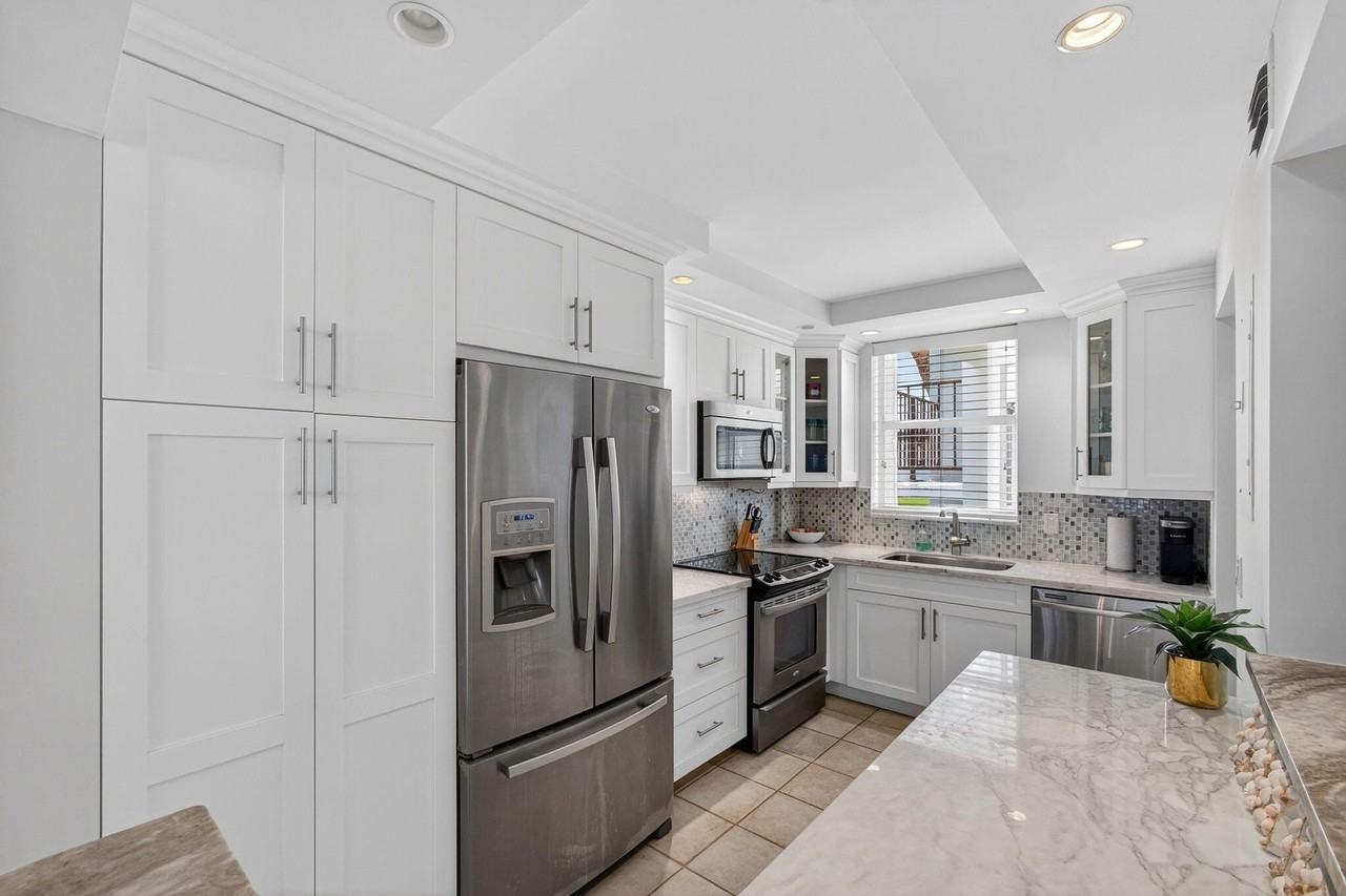 100 Paradise Harbour Blvd #204 - Photo 7 of 45