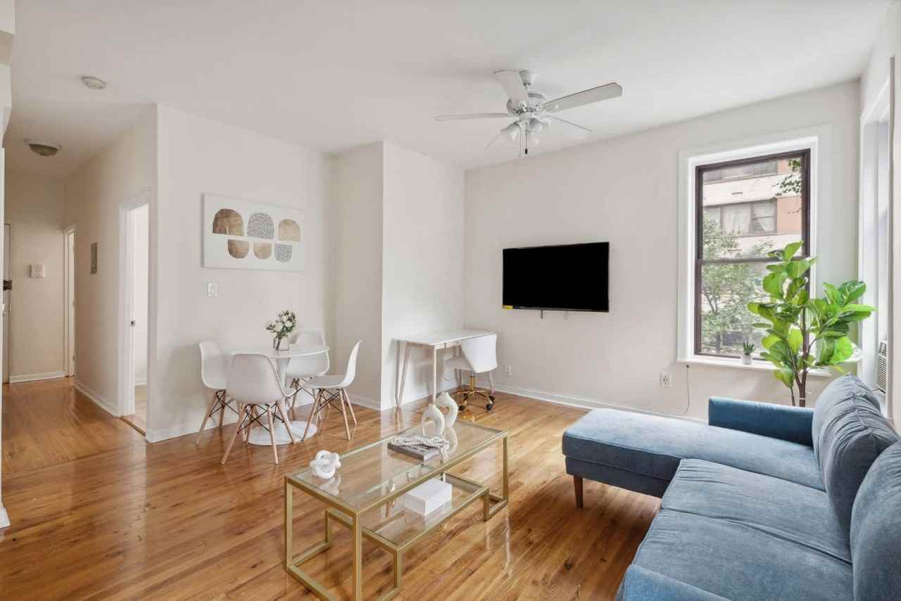 300 East 69th Street #1294661P - Photo 4 of 11