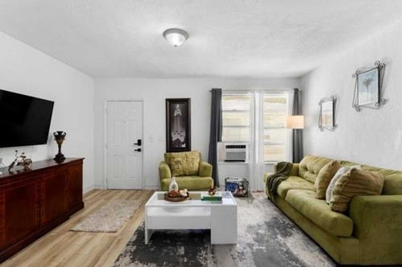 680 Sw 7th Ave #1239384P - Photo 3 of 21