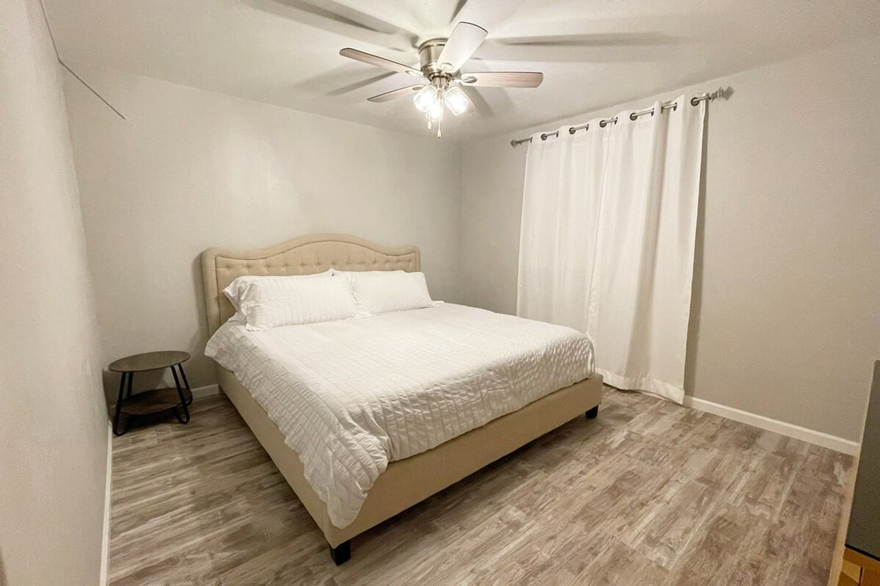 915 W Whittier Dr #1296520P - Photo 2 of 16