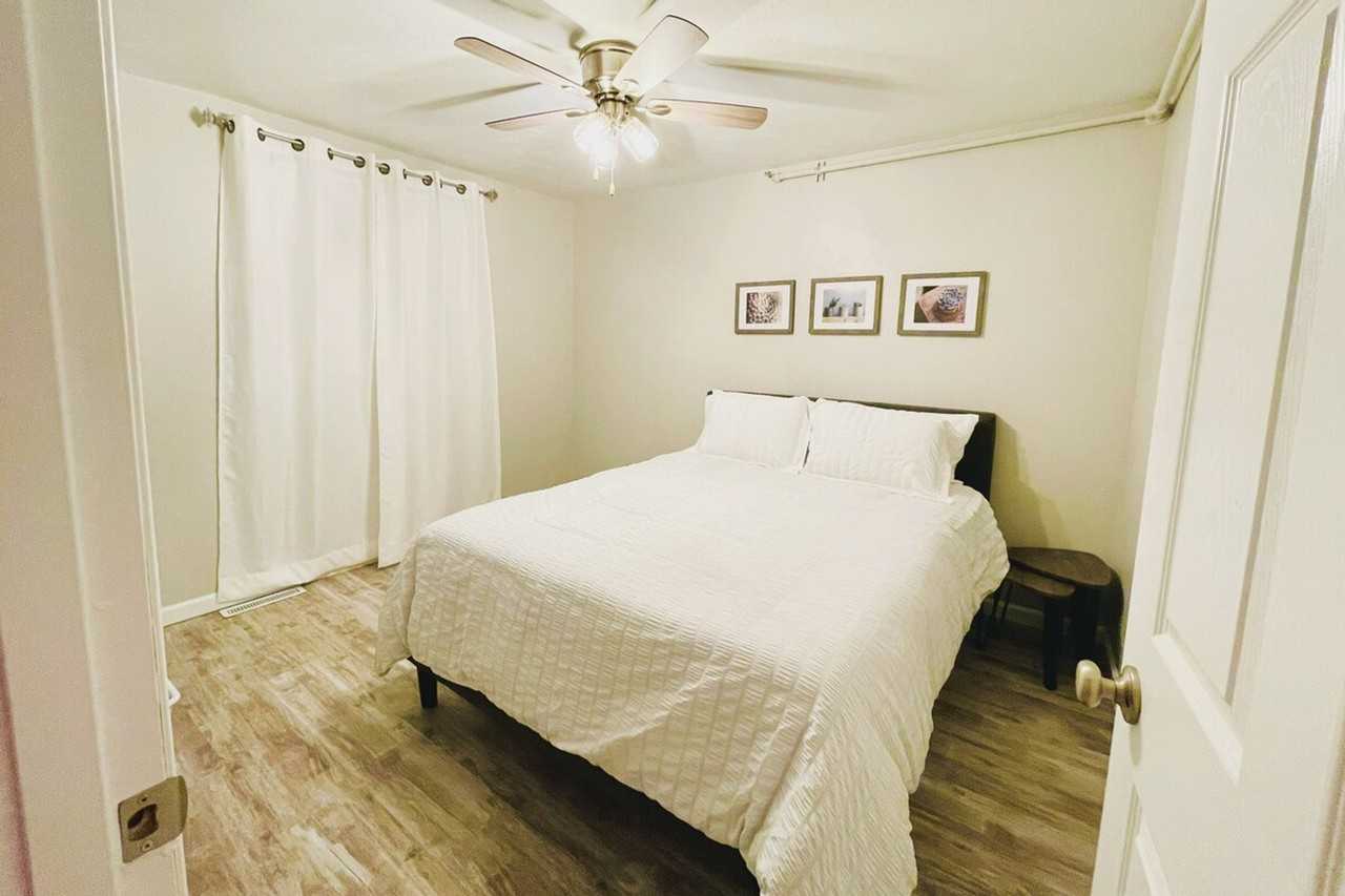 915 W Whittier Dr #1296520P - Photo 5 of 16