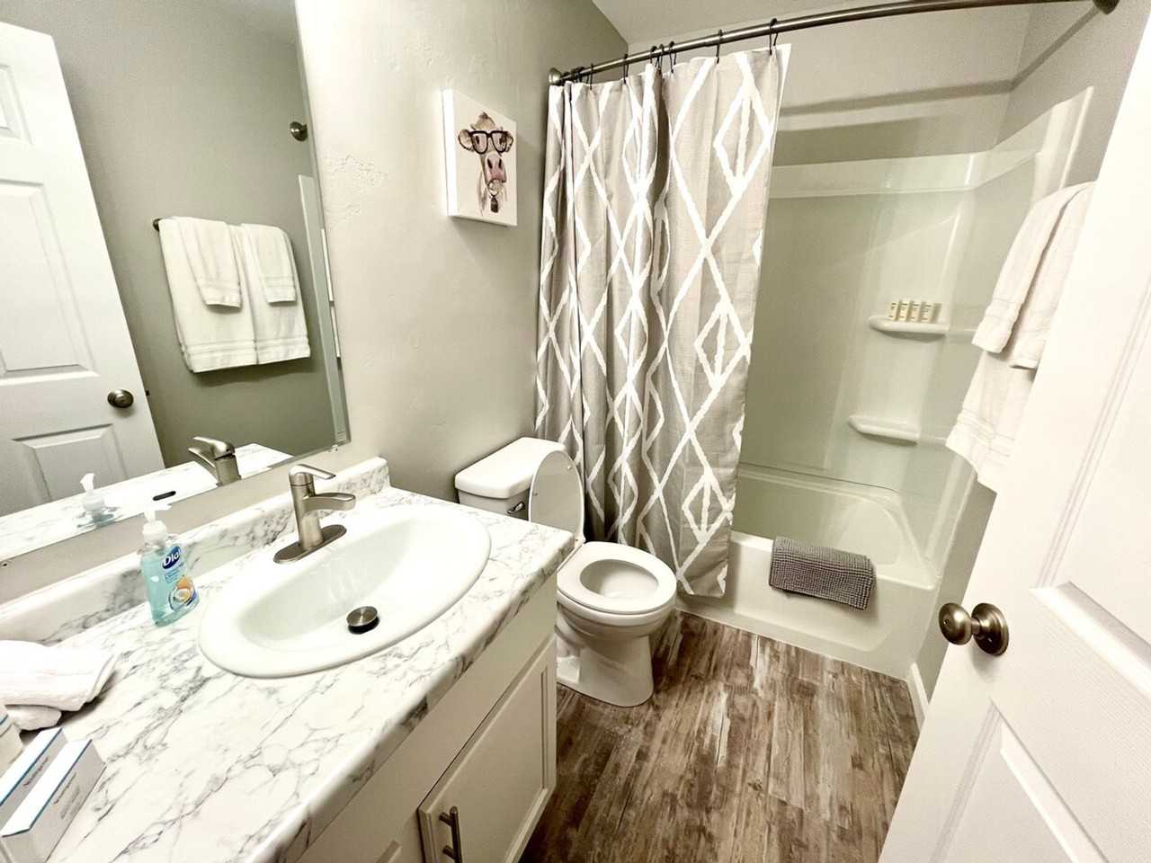 915 W Whittier Dr #1296520P - Photo 6 of 16