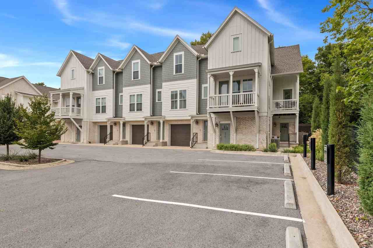 376 S Hill Ave #1297814P - Photo 3 of 24