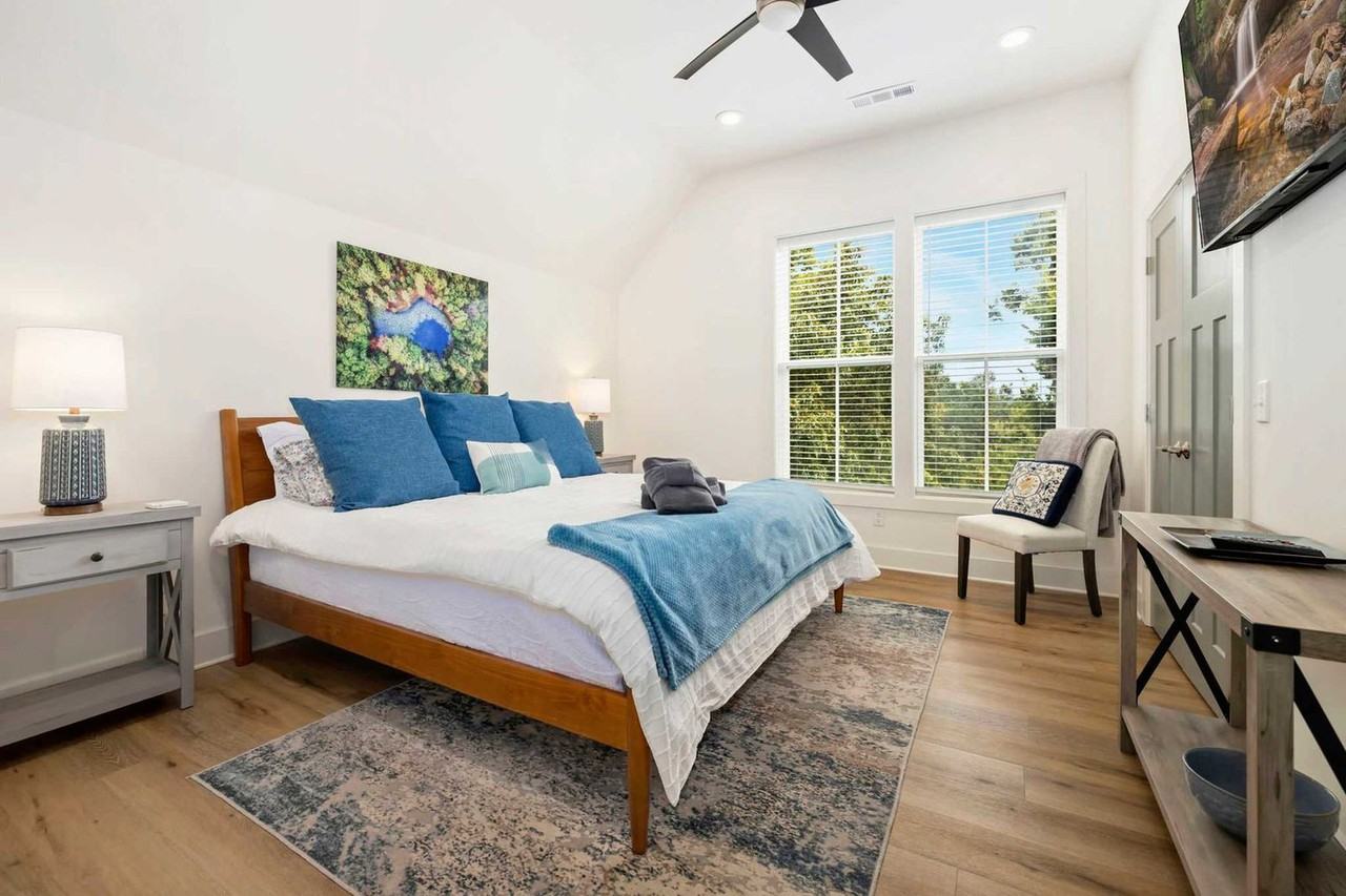 376 S Hill Ave #1297814P - Photo 5 of 24