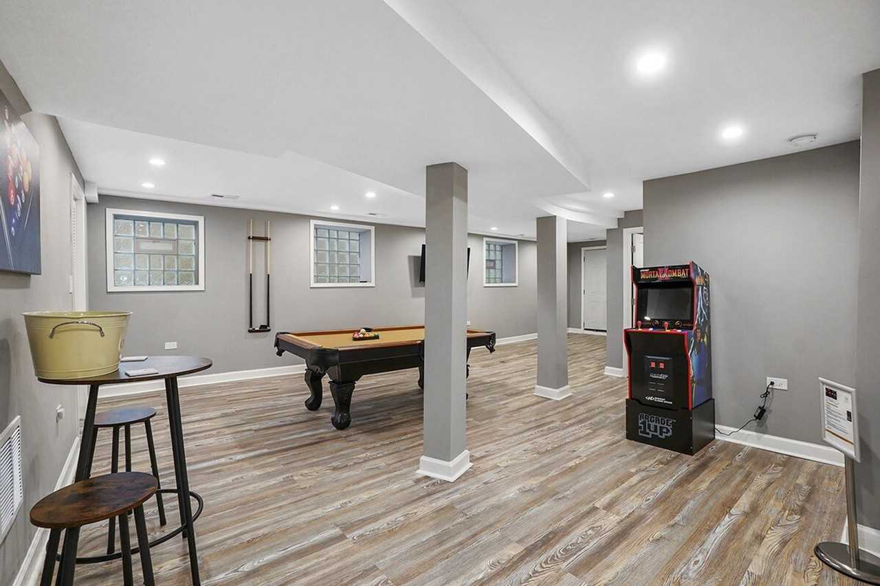 8128 S King Dr #1298094P - Photo 4 of 24