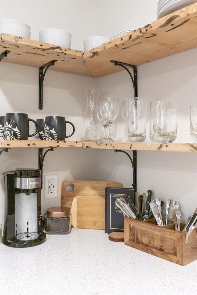 611 N Cedar St #1296623P - Photo 3 of 22