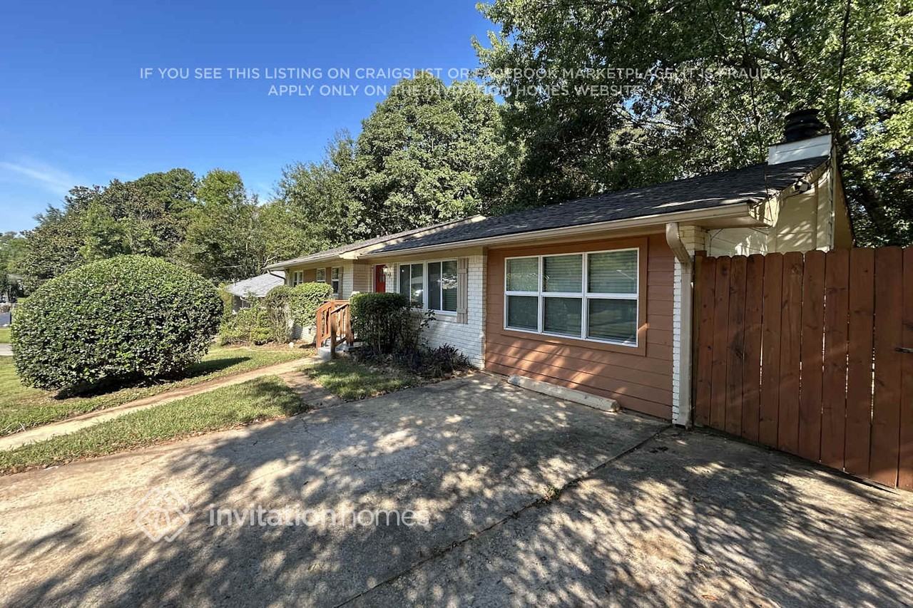 3237 Tulip Dr - Photo 2 of 25