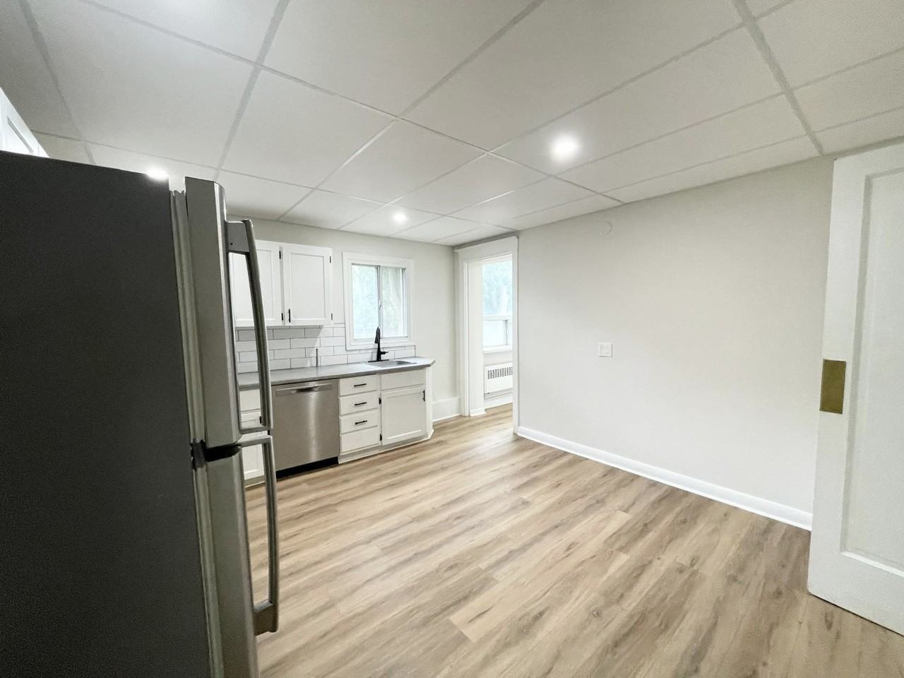 73 Melrose Ave S - Photo 3 of 17