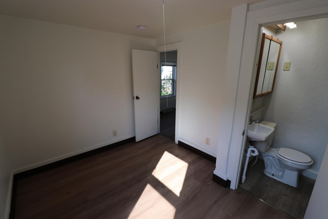 1323 Doty St #B - Photo 2 of 12